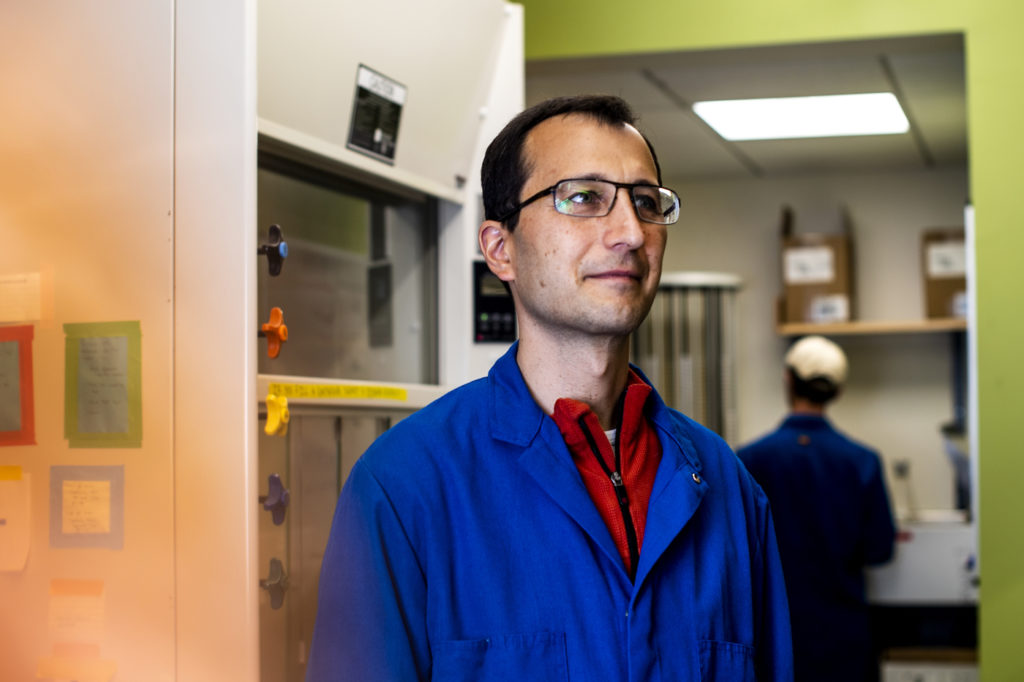 Javier Apfeld, an assistant professor of biology at Northeastern, and his team of researchers are investigating how signals from the brain control how quickly organisms age. Photo by Ruby Wallau/Northeastern University