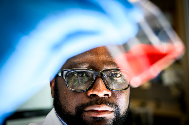 Northeastern researcher uses light to target and kill cancer cells