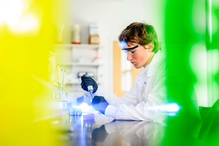 How do you say microRNA in Spanish? Co-op student learns the lingo and lab procedures at bioscience startup in Argentina